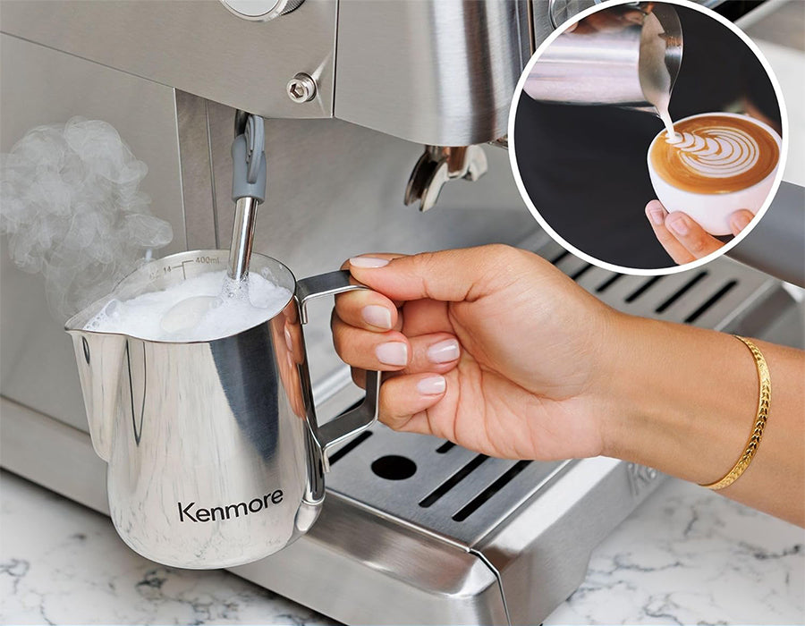 Machine à espresso avec broyeur et mousseur à lait